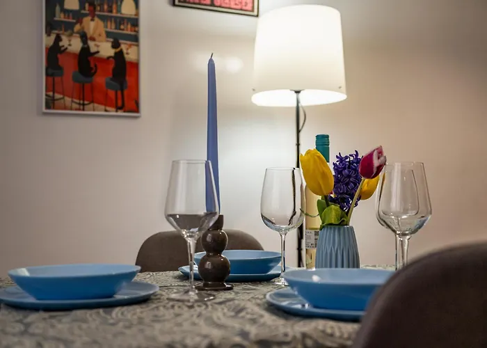 Lovely Art Apartment - Victory